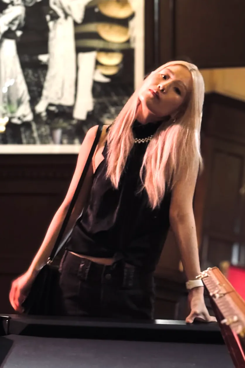 Vivianne Yang – Låtskrivare & fotograf